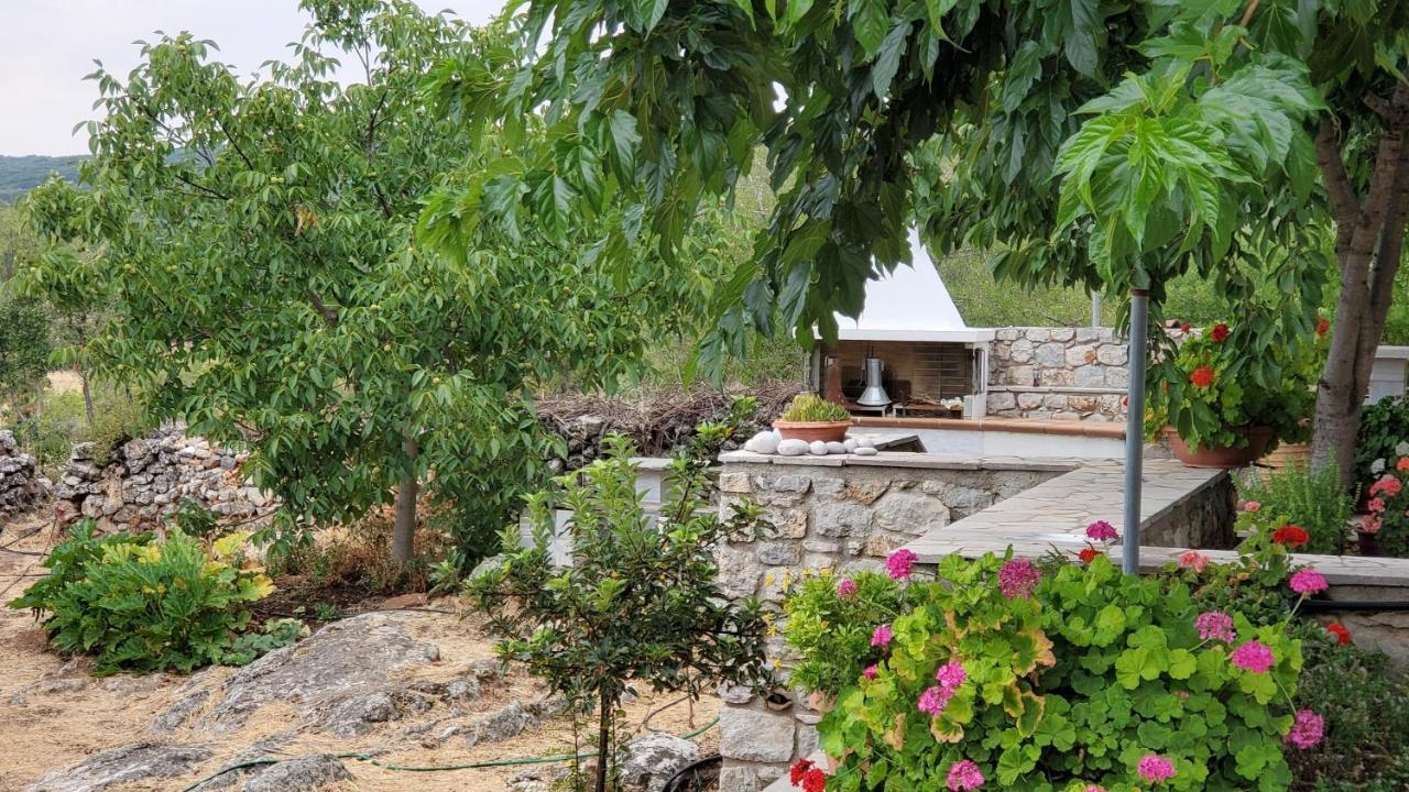 Stone House In A Quiet Landscape, Leonidion Villa Luaran gambar