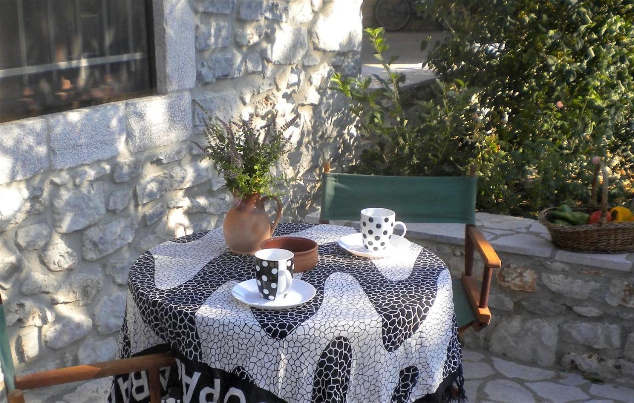Stone House In A Quiet Landscape, Leonidion Villa Luaran gambar