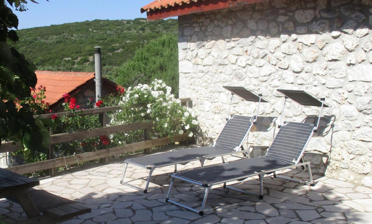 Stone House In A Quiet Landscape, Leonidion Villa Luaran gambar