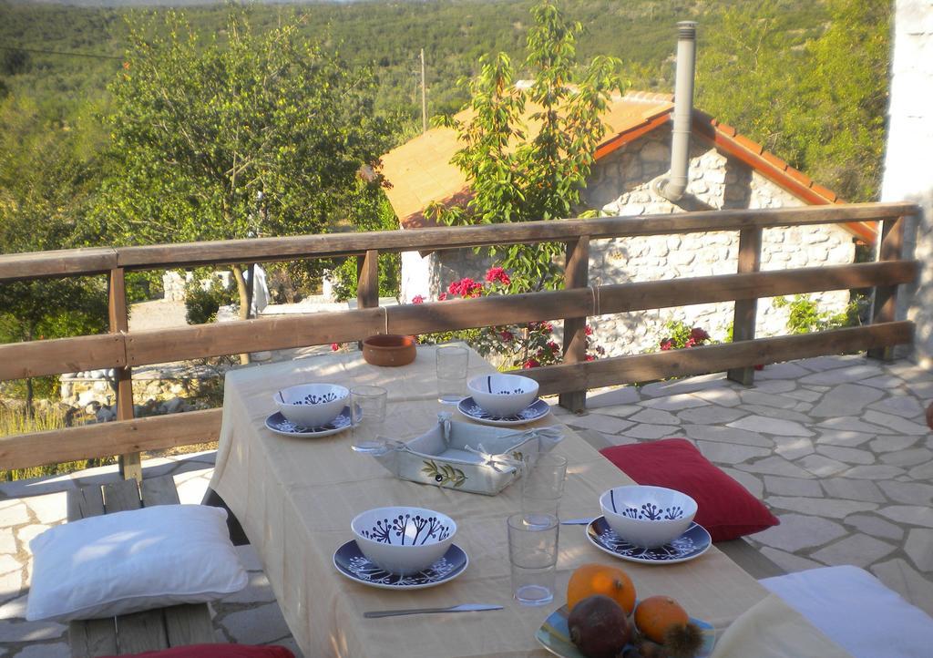 Stone House In A Quiet Landscape, Leonidion Villa Luaran gambar