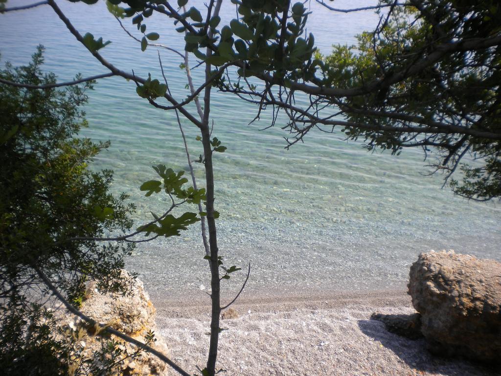 Stone House In A Quiet Landscape, Leonidion Villa Luaran gambar