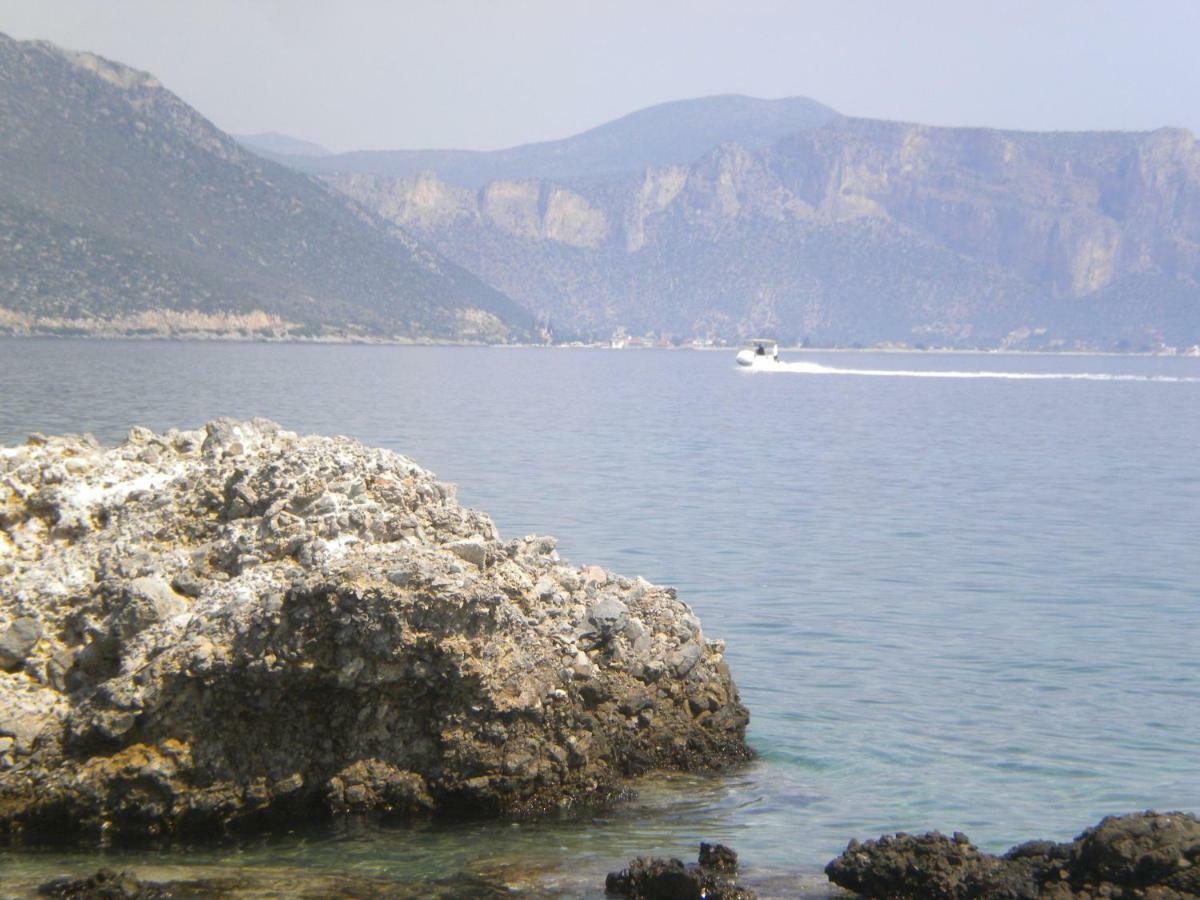 Stone House In A Quiet Landscape, Leonidion Villa Luaran gambar