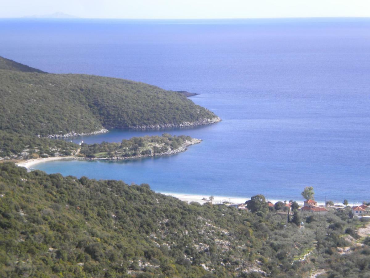 Stone House In A Quiet Landscape, Leonidion Villa Luaran gambar